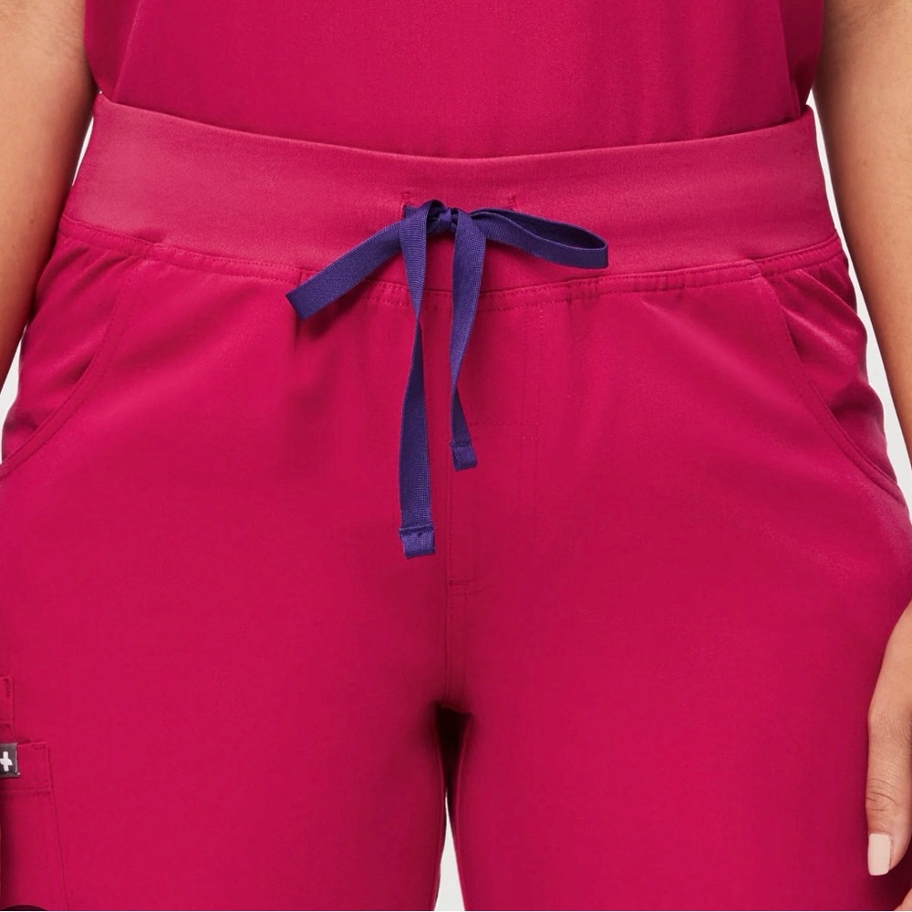 FIGS Kade Cargo ULTRA ROSE in medium petite.